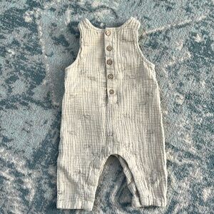 Rylee + Cru Turtle Button Jumpsuit, size 0-3m